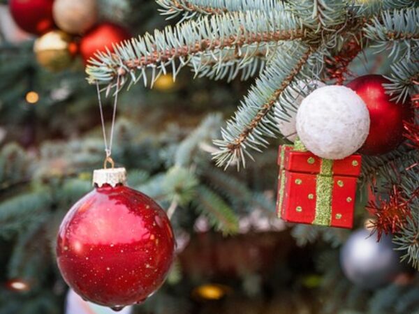 christmas-balls-8449615_640